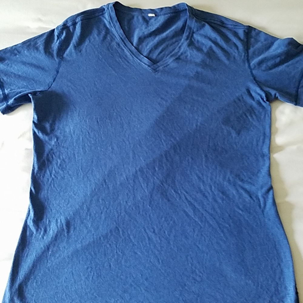 Lululemon Men's V-Neck T Shirt
